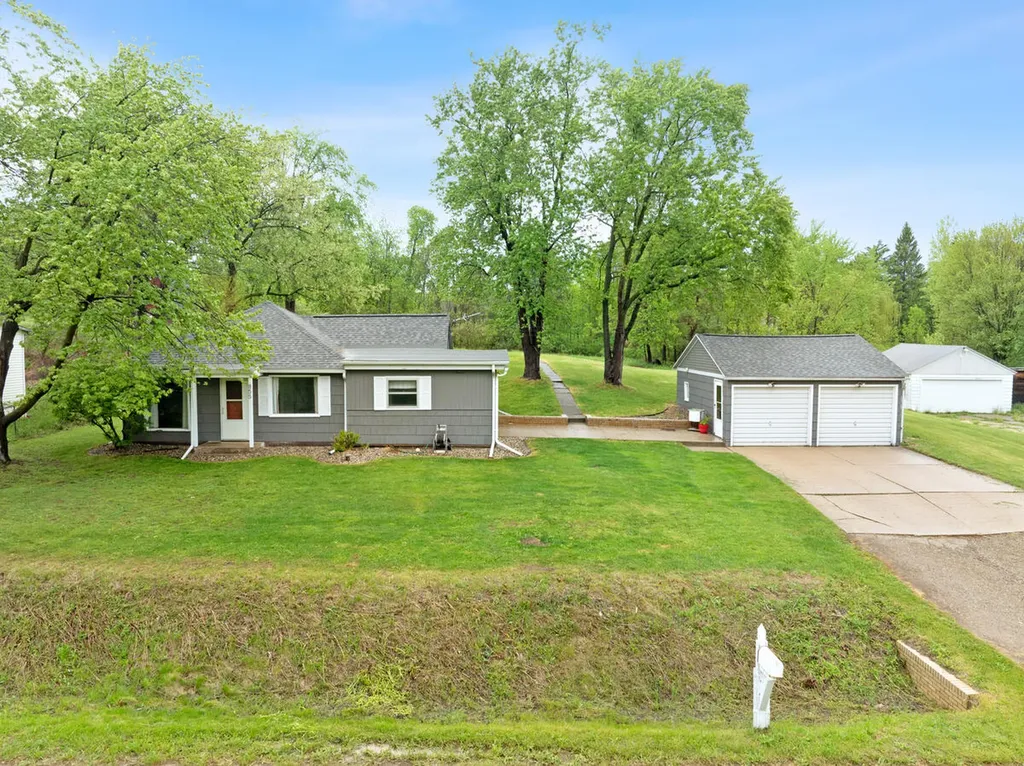 855 Johnson Street Tallmadge Charter Township MI 49435