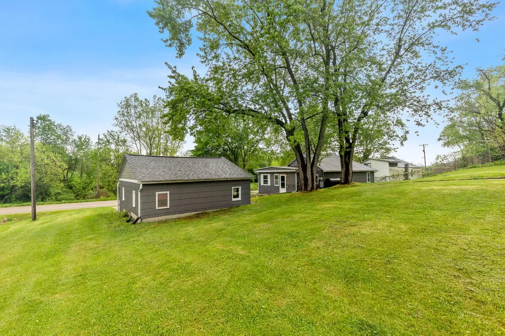 855 Johnson Street Tallmadge Charter Township MI 49435