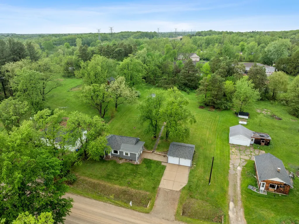 855 Johnson Street Tallmadge Charter Township MI 49435
