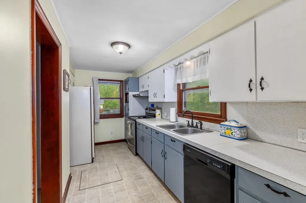 855 Johnson Street Tallmadge Charter Township MI 49435