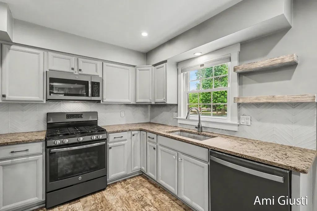7232 Thornapple River Drive SE Ada Township MI 49301