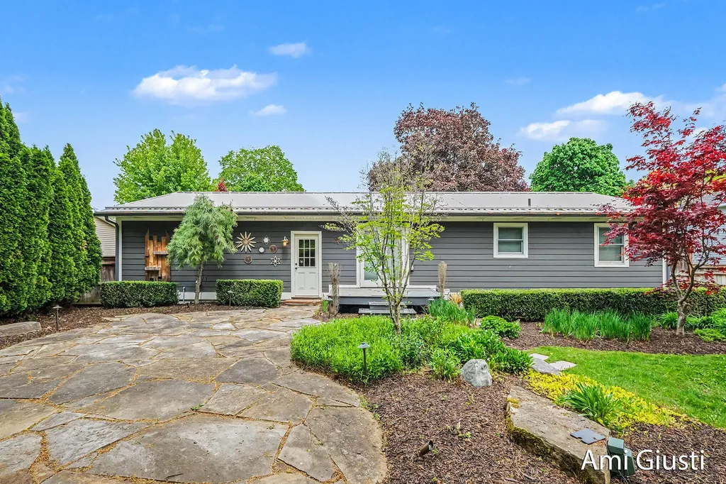 7232 Thornapple River Drive SE Ada Township MI 49301