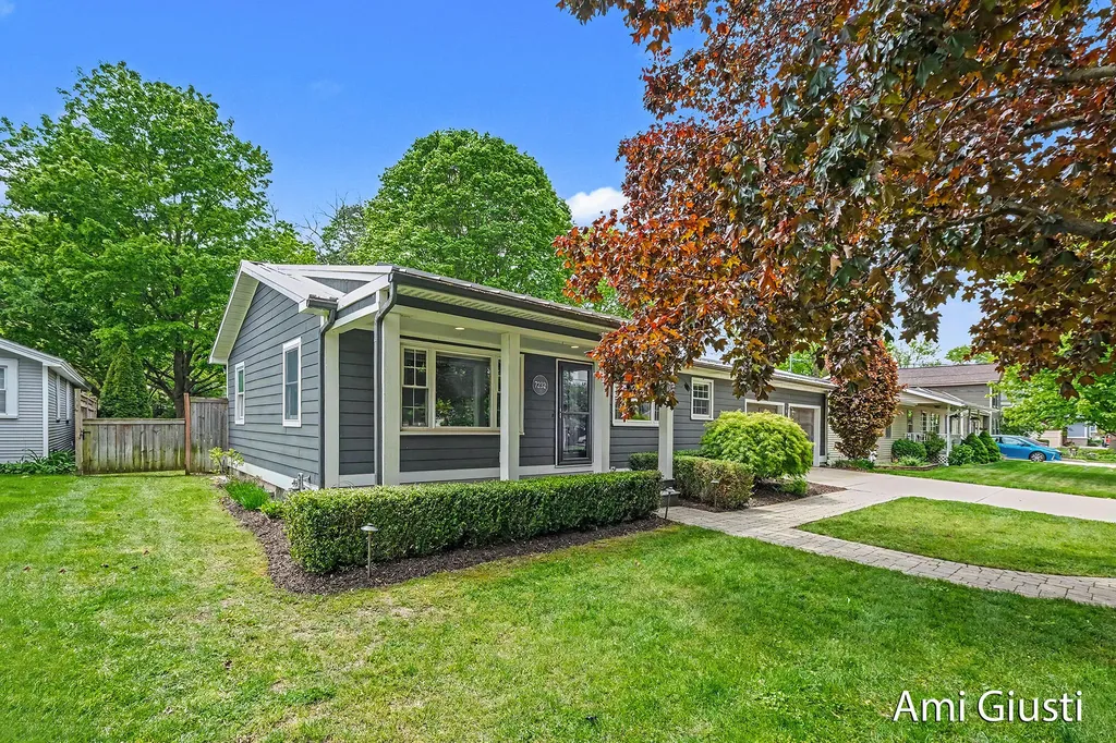 7232 Thornapple River Drive SE Ada Township MI 49301