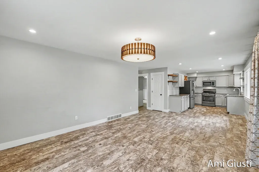 7232 Thornapple River Drive SE Ada Township MI 49301