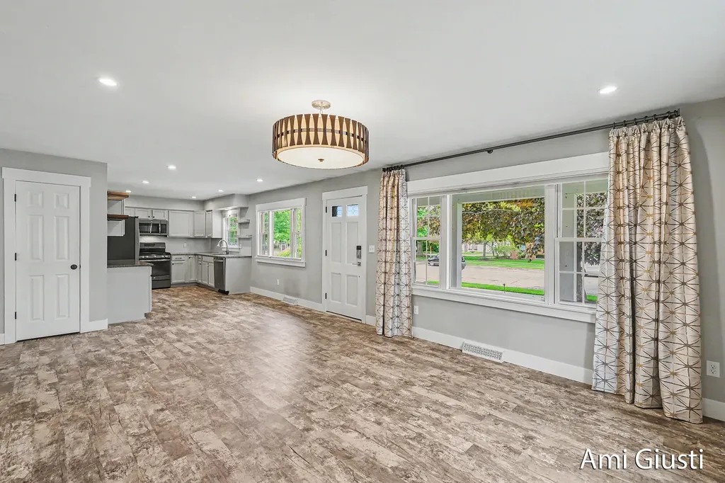 7232 Thornapple River Drive SE Ada Township MI 49301