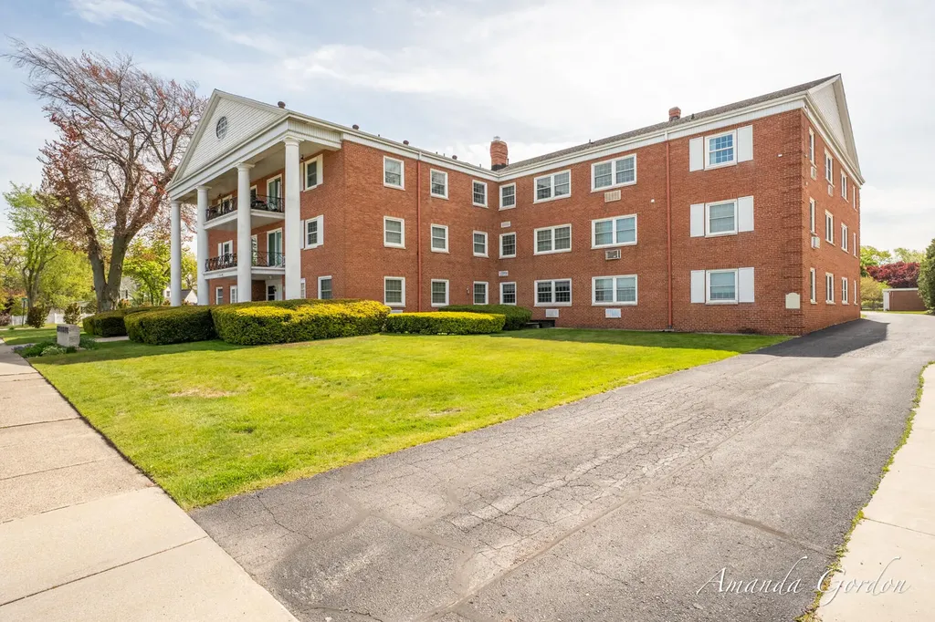 1249 Lakeshore Drive Muskegon City MI 49441