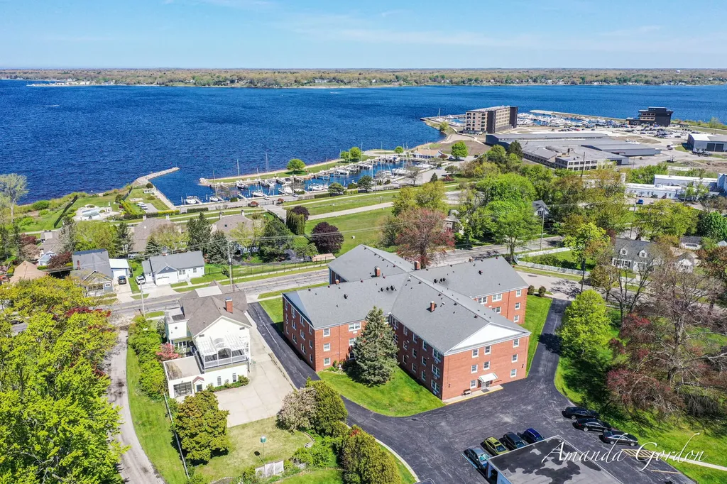 1249 Lakeshore Drive Muskegon City MI 49441