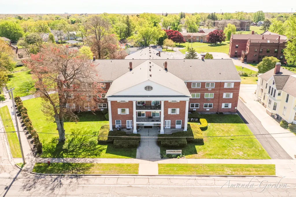 1249 Lakeshore Drive Muskegon City MI 49441