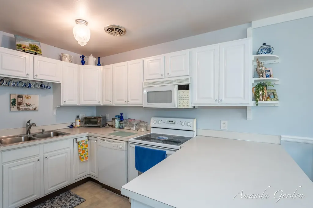 1249 Lakeshore Drive Muskegon City MI 49441