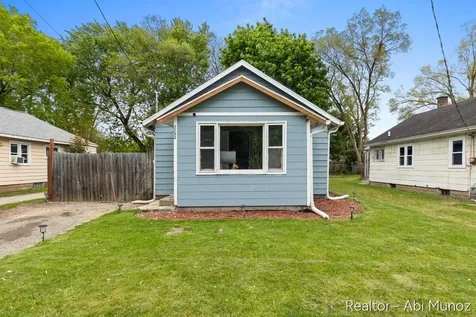 2852 Longstreet Avenue SW Wyoming City MI 49509