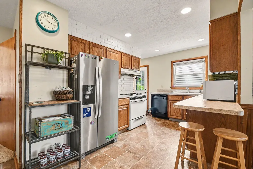 1308 Ellsmere Street NE Grand Rapids City MI 49505