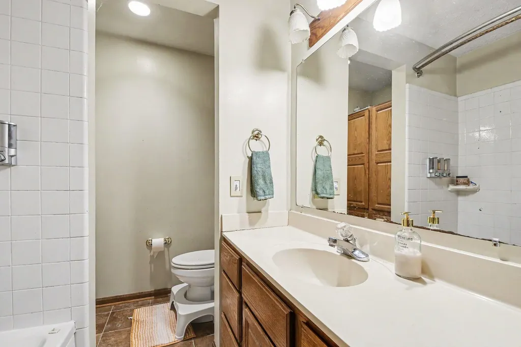 1308 Ellsmere Street NE Grand Rapids City MI 49505