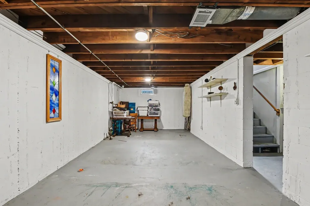 1308 Ellsmere Street NE Grand Rapids City MI 49505