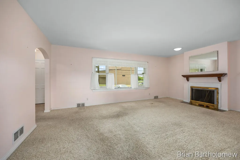 1635 Burton Street SE Grand Rapids City MI 49506