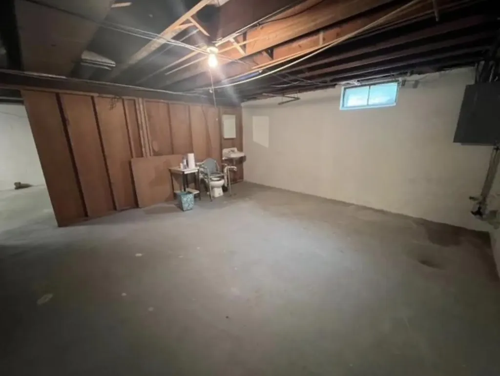 1635 Burton Street SE Grand Rapids City MI 49506