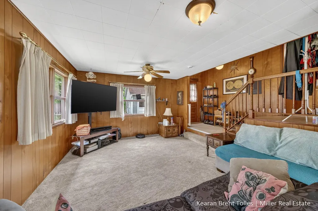 527 N Boltwood Street Hastings City MI 49058