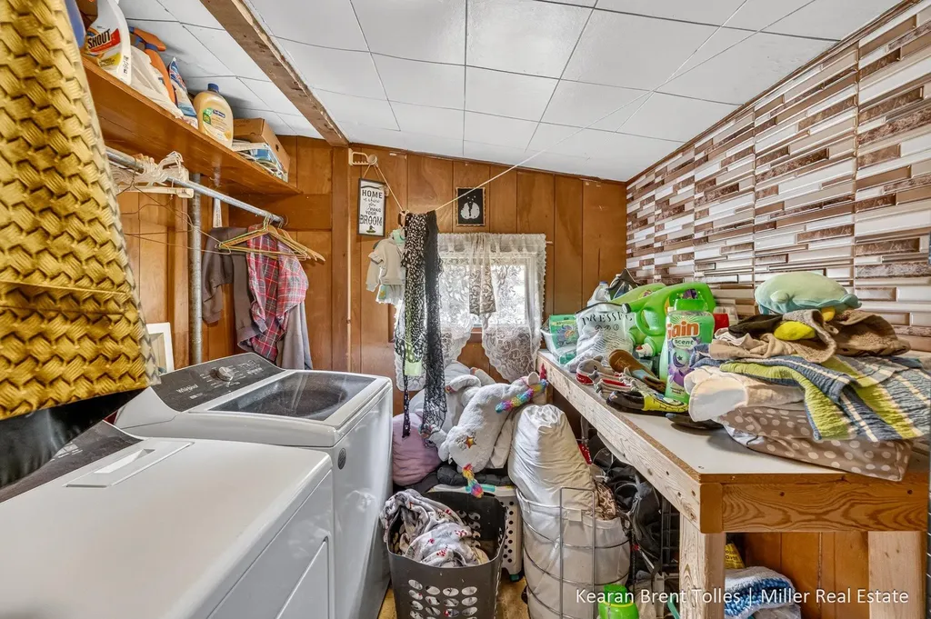527 N Boltwood Street Hastings City MI 49058