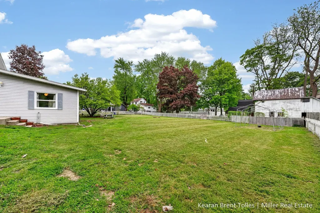 527 N Boltwood Street Hastings City MI 49058
