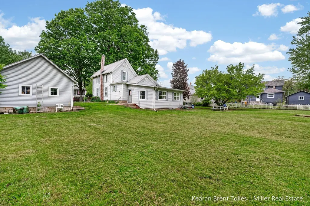 527 N Boltwood Street Hastings City MI 49058