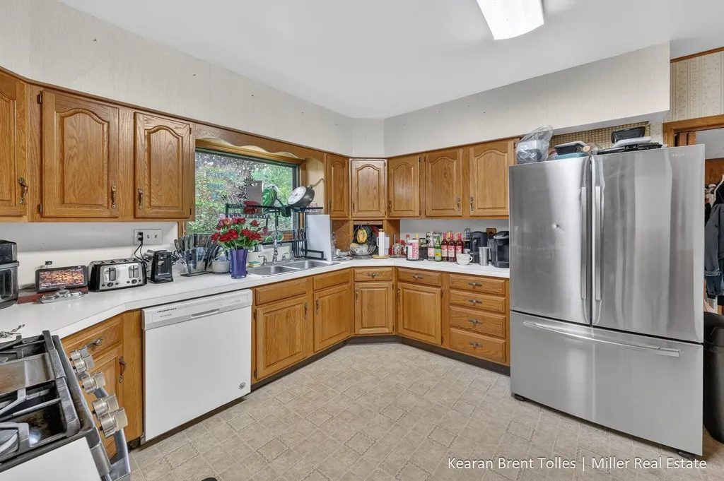 527 N Boltwood Street Hastings City MI 49058