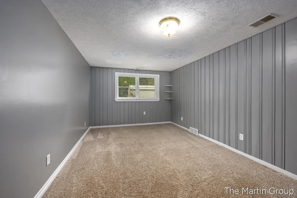 6610 Riga Avenue NE Plainfield Charter Township MI 49341