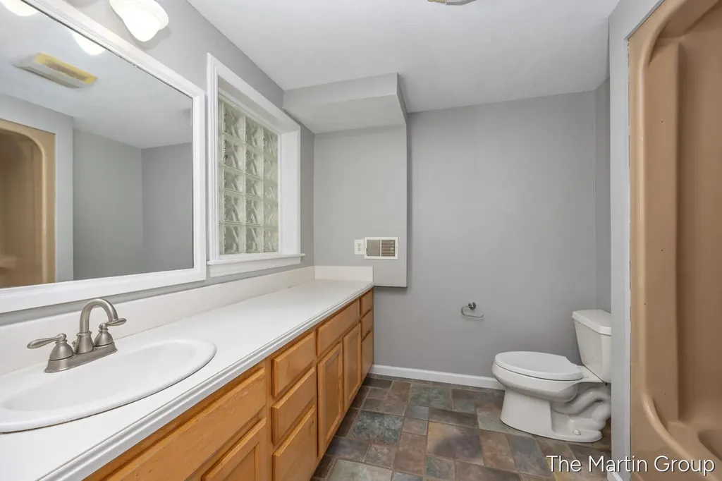 6610 Riga Avenue NE Plainfield Charter Township MI 49341