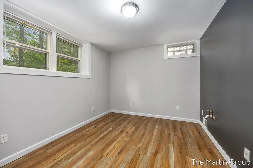 6610 Riga Avenue NE Plainfield Charter Township MI 49341