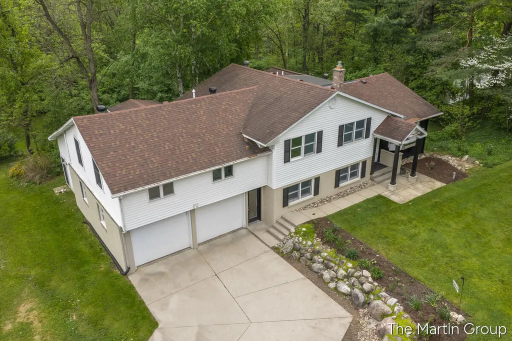 6610 Riga Avenue NE Plainfield Charter Township MI 49341