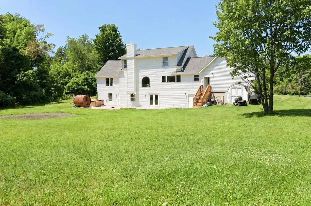6352 143rd Avenue Laketown Township MI 49423