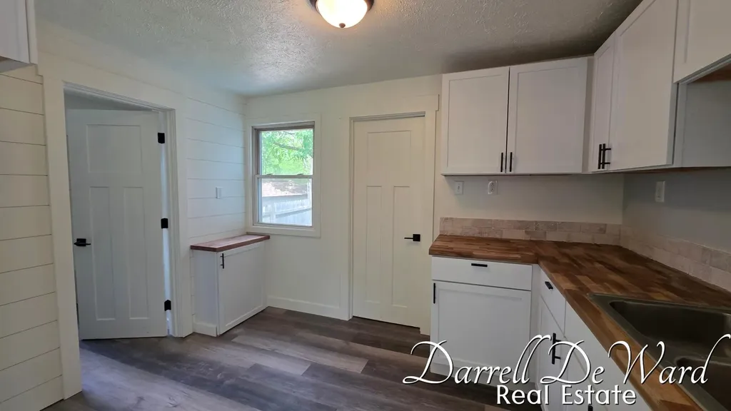 1710 Indiana Avenue Lansing City MI 48906