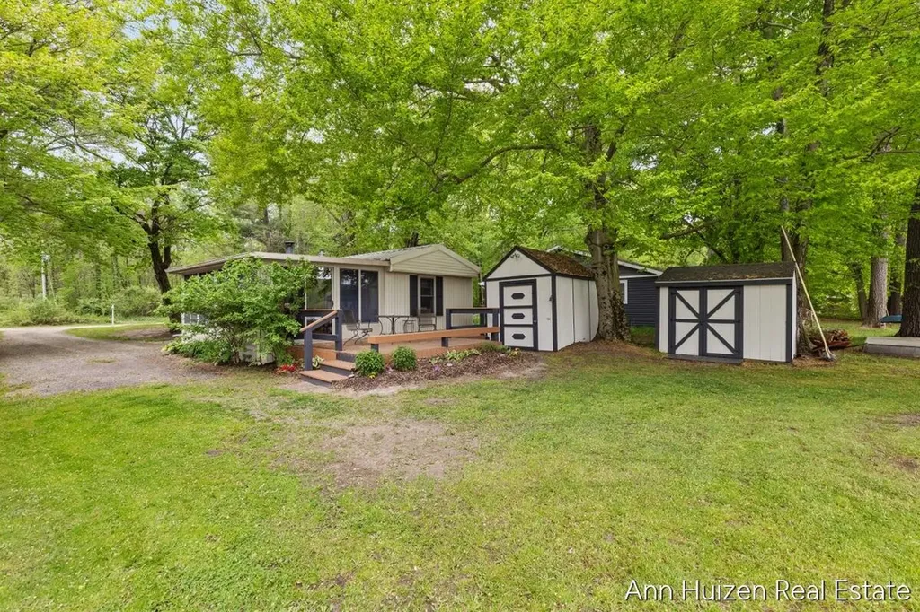 3379 S Spec Lake Drive Monterey Township MI 49010