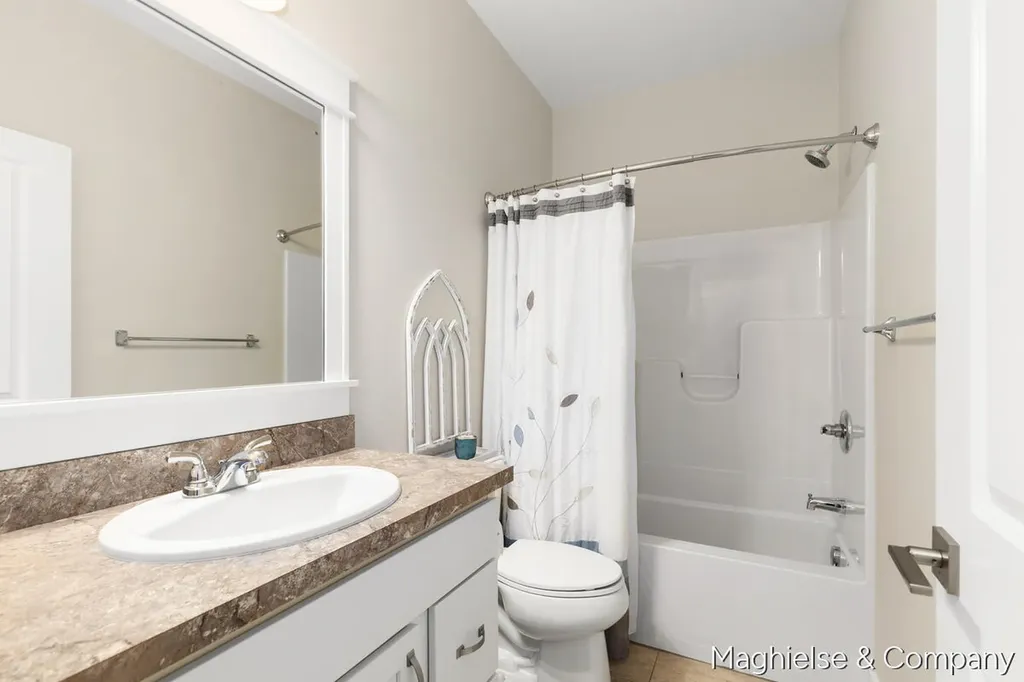8374 Rose Ridge Drive Cannon Township MI 49341