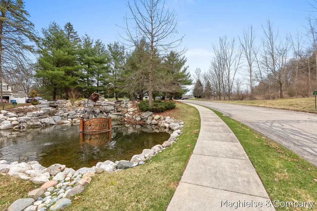 8374 Rose Ridge Drive Cannon Township MI 49341