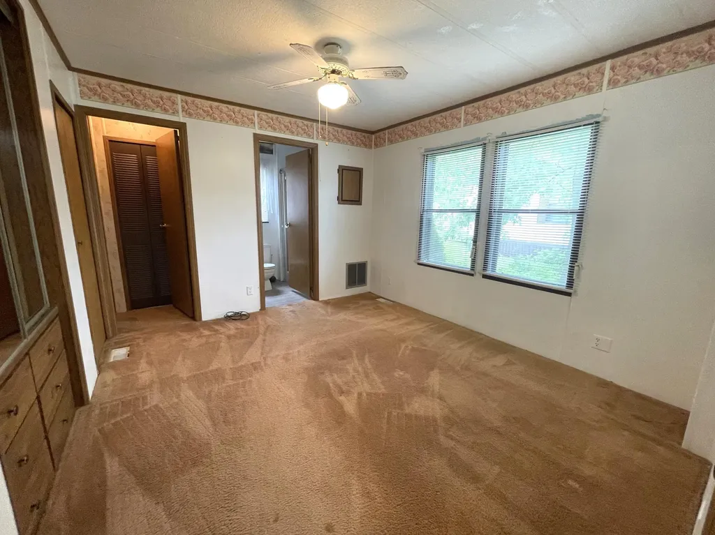 855 W Jefferson Street Grand Ledge City MI 48837