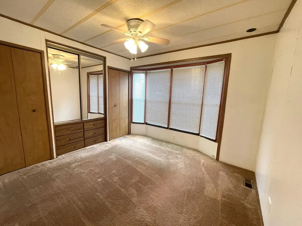 855 W Jefferson Street Grand Ledge City MI 48837