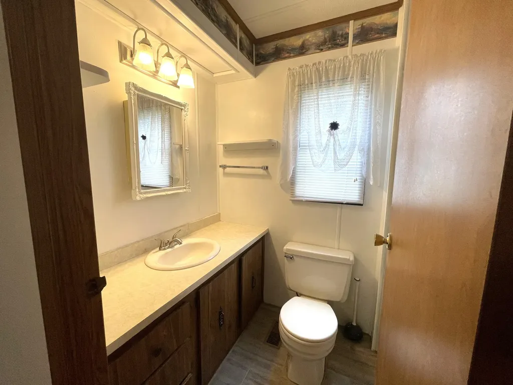 855 W Jefferson Street Grand Ledge City MI 48837