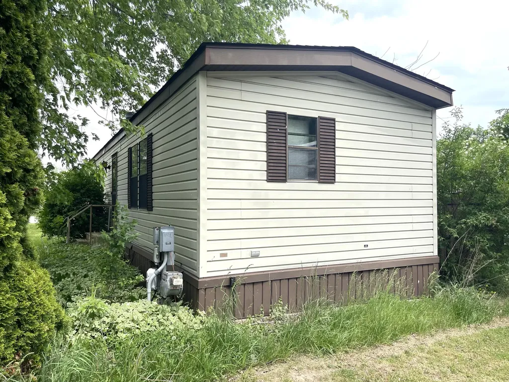 855 W Jefferson Street Grand Ledge City MI 48837