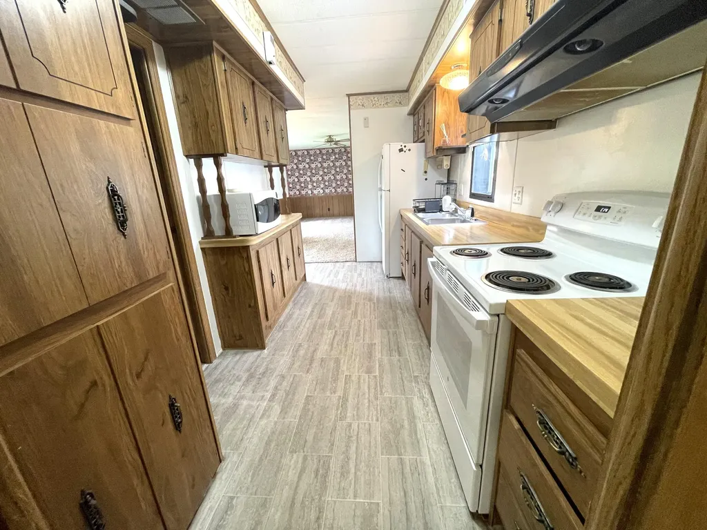 855 W Jefferson Street Grand Ledge City MI 48837