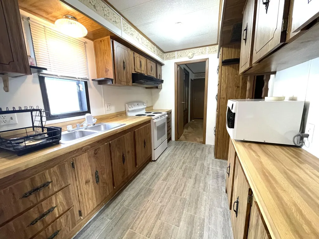 855 W Jefferson Street Grand Ledge City MI 48837
