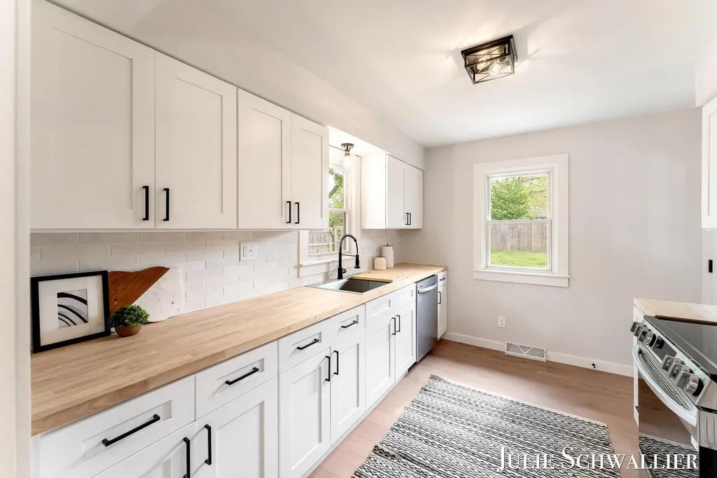 4300 Fuller Avenue SE Grand Rapids City MI 49508