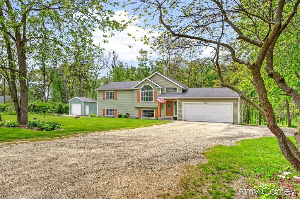 1214 Delaney Drive Martin Township MI 49070