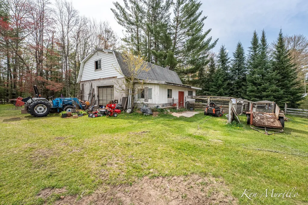 1519 N Roscommon Road Markey Township MI 48653