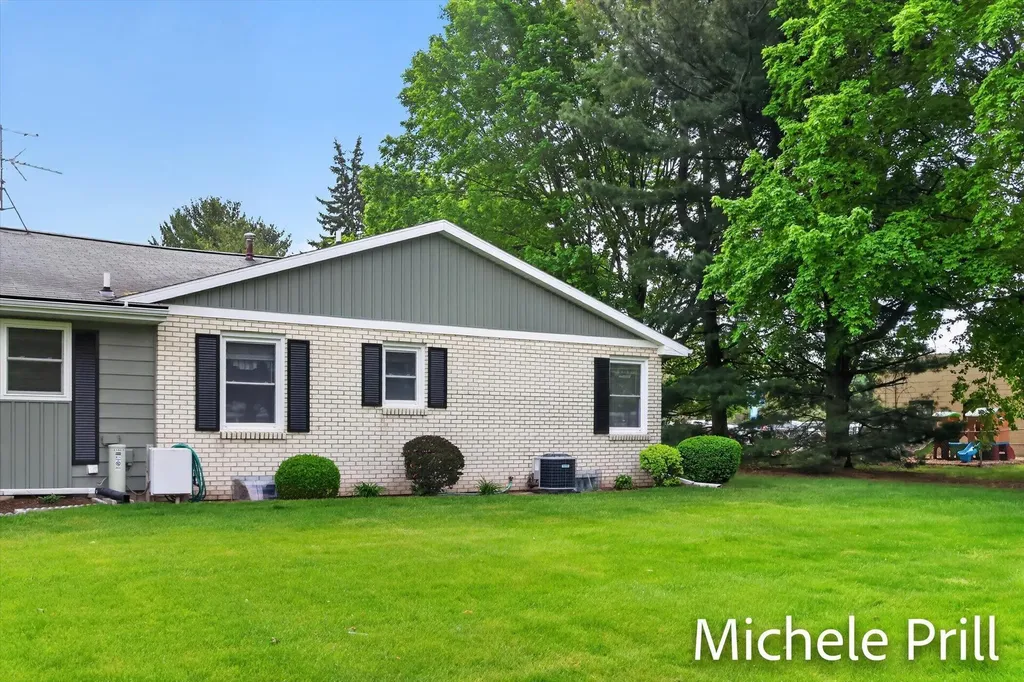 5160 Southglow Court SE Kentwood City MI 49508