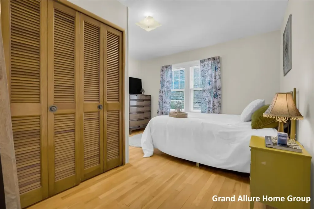 446 Knapp Street NE Grand Rapids City MI 49505