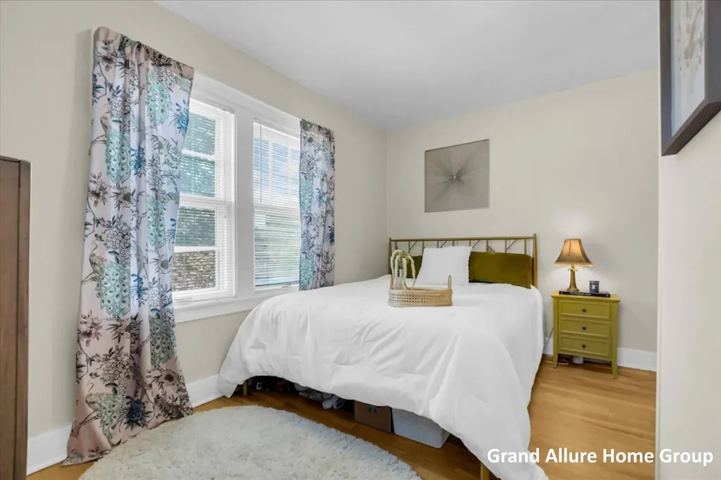 446 Knapp Street NE Grand Rapids City MI 49505