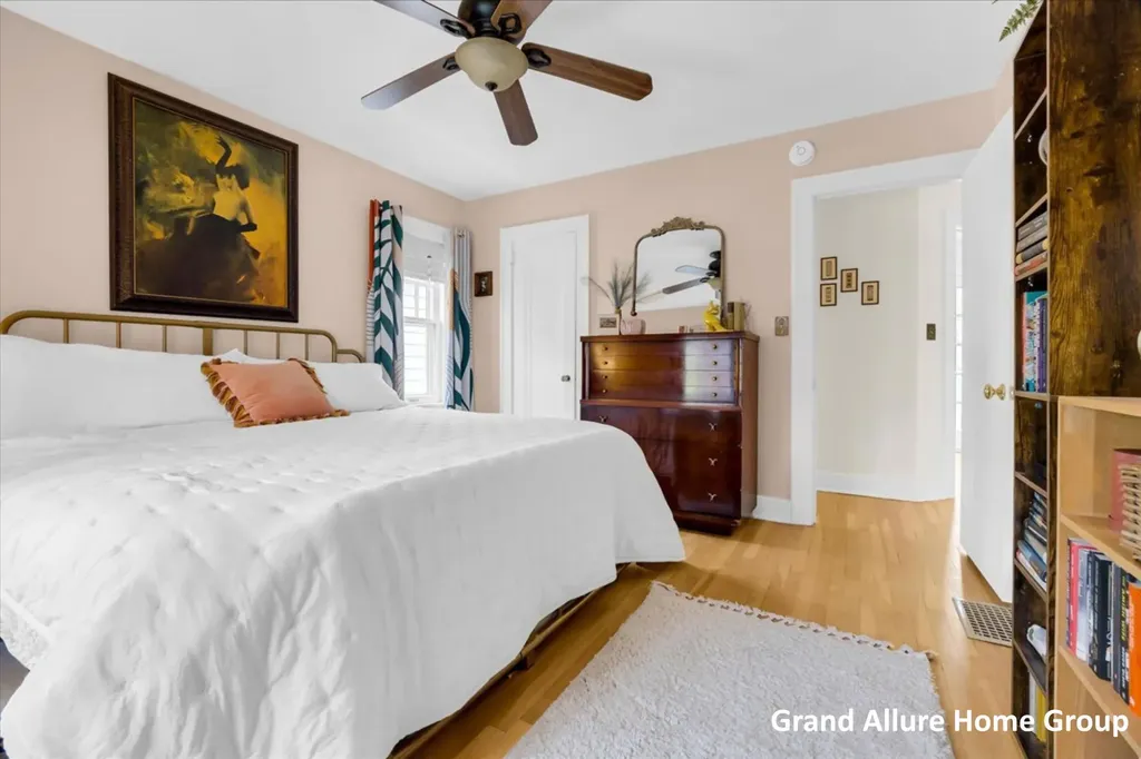 446 Knapp Street NE Grand Rapids City MI 49505