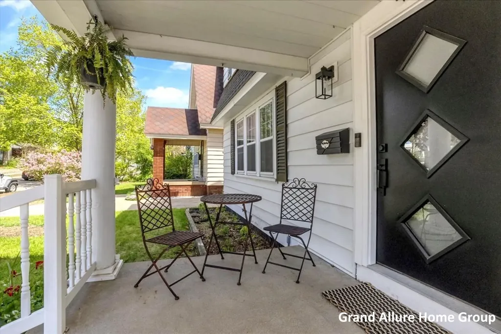446 Knapp Street NE Grand Rapids City MI 49505