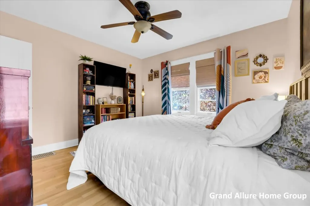 446 Knapp Street NE Grand Rapids City MI 49505