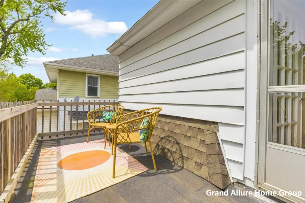 446 Knapp Street NE Grand Rapids City MI 49505