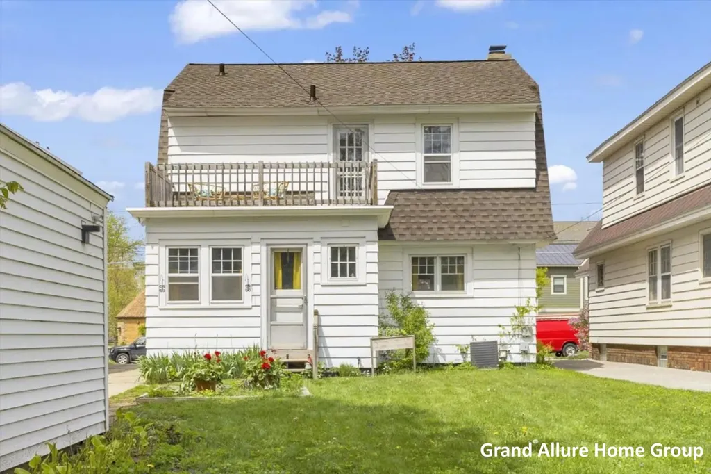 446 Knapp Street NE Grand Rapids City MI 49505